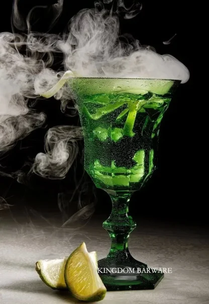 Vintage-style Elegant Wine Glass - Image 6