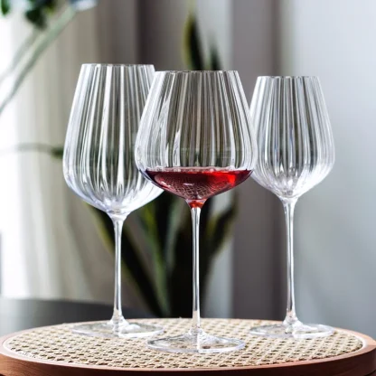 Elegant Ripple Wine Glasses - Image 3