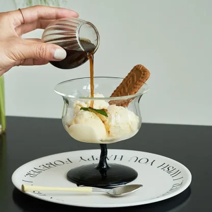 Lily Goblet Elegant Wine Glass - Image 3