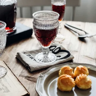 Creative Vintage-style Wine Glass